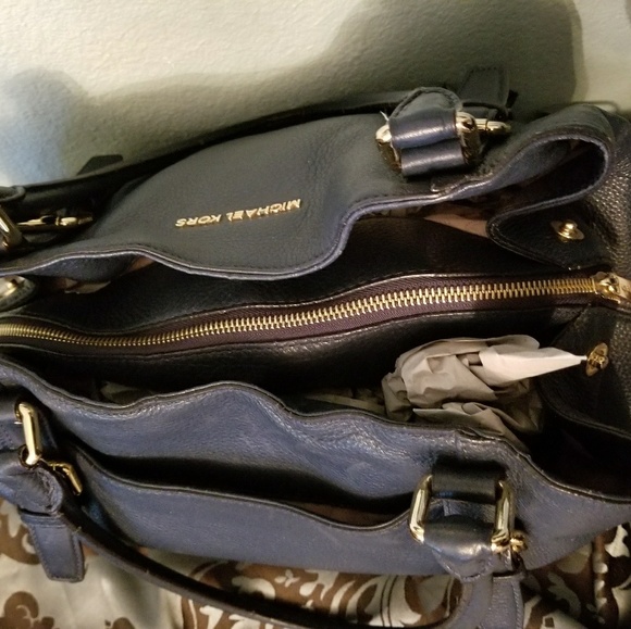 Blue micheal kors handbag - Picture 2 of 5